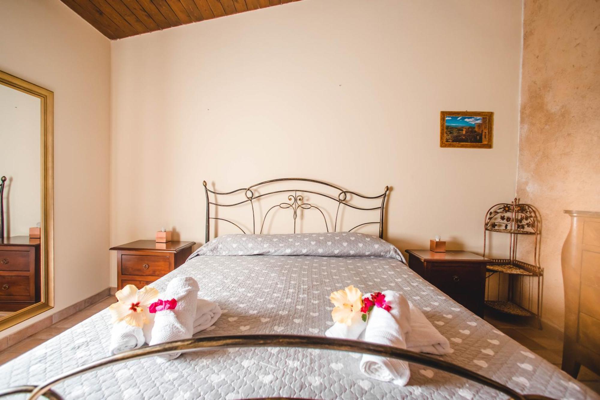 Calami - Villa Romeo - Private Apartments With Pool, Seaview & Olive Grove Santa Caterina Dello Ionio Marina Екстериор снимка