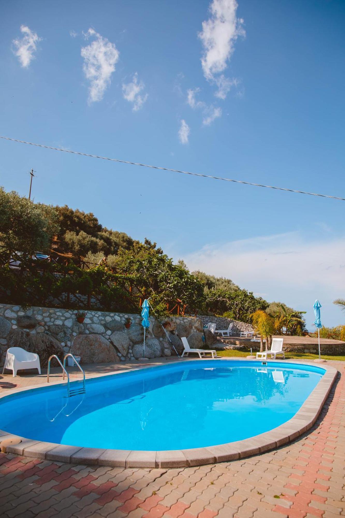 Calami - Villa Romeo - Private Apartments With Pool, Seaview & Olive Grove Santa Caterina Dello Ionio Marina Екстериор снимка
