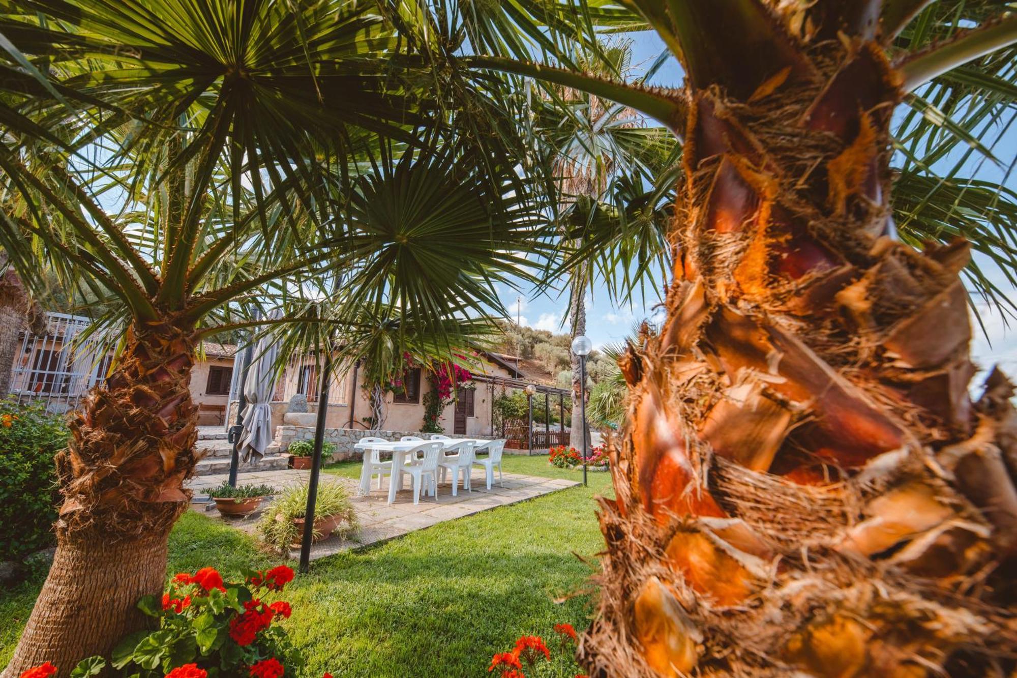 Calami - Villa Romeo - Private Apartments With Pool, Seaview & Olive Grove Santa Caterina Dello Ionio Marina Екстериор снимка