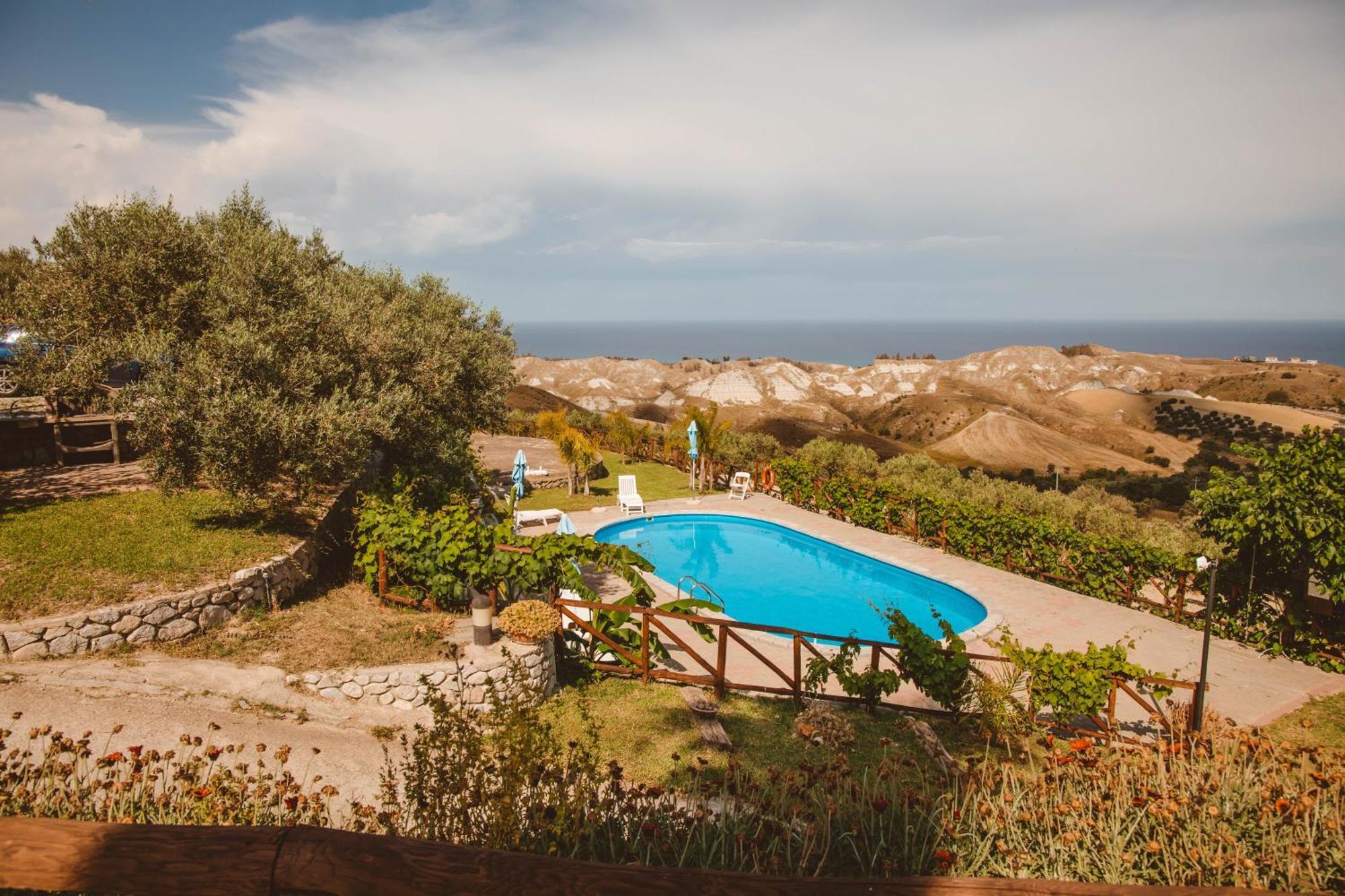 Calami - Villa Romeo - Private Apartments With Pool, Seaview & Olive Grove Santa Caterina Dello Ionio Marina Екстериор снимка